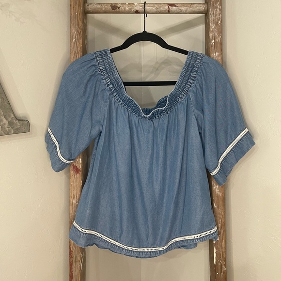 Francescas Alla Off the Shoulder Chambray Denim Blouse - Picture 2 of 5
